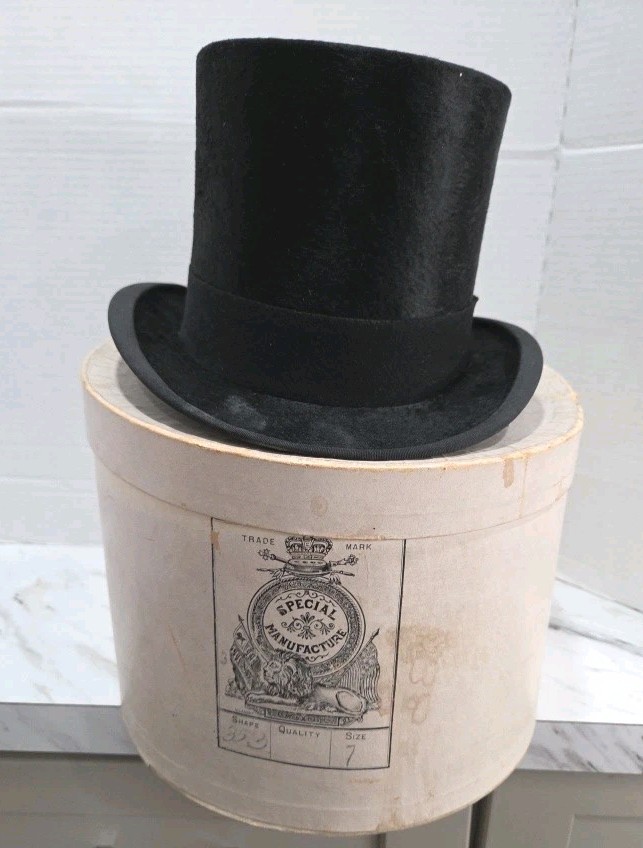 Rare Antique HONI SOIT QUI MAL Y PENSE Silk Top Hat W/ Box Large Royal Order Rare Antique HONI SOIT QUI MAL Y PENSE Silk Top Hat W/ Box Large Royal Order