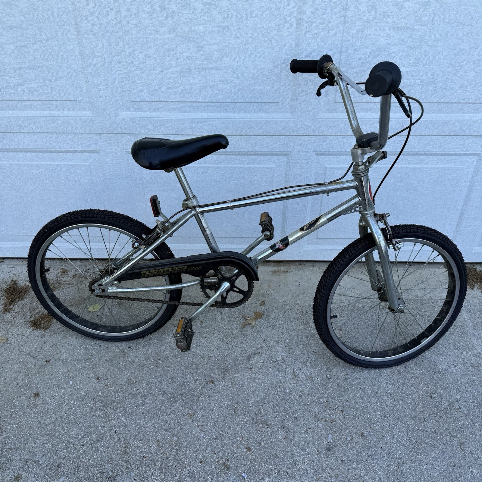 Schwinn Thrasher T1000 Mens Boys Dirt Bike BMX Bicycle Vintage OG Old School Schwinn Thrasher T1000 Mens Boys Dirt Bike BMX Bicycle Vintage OG Old School