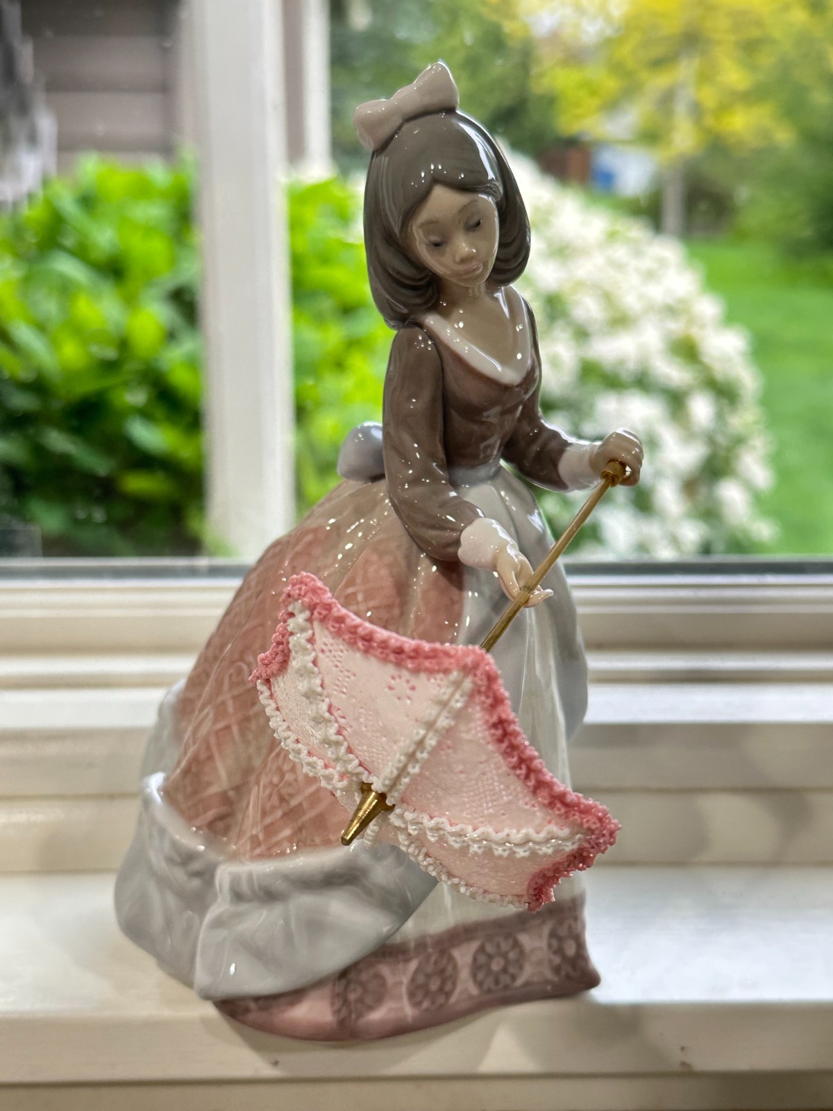 Retired Lladro 5210 Daisa 1983 Girl Bow Lace Parasol Umbrella Porcelain Figurine