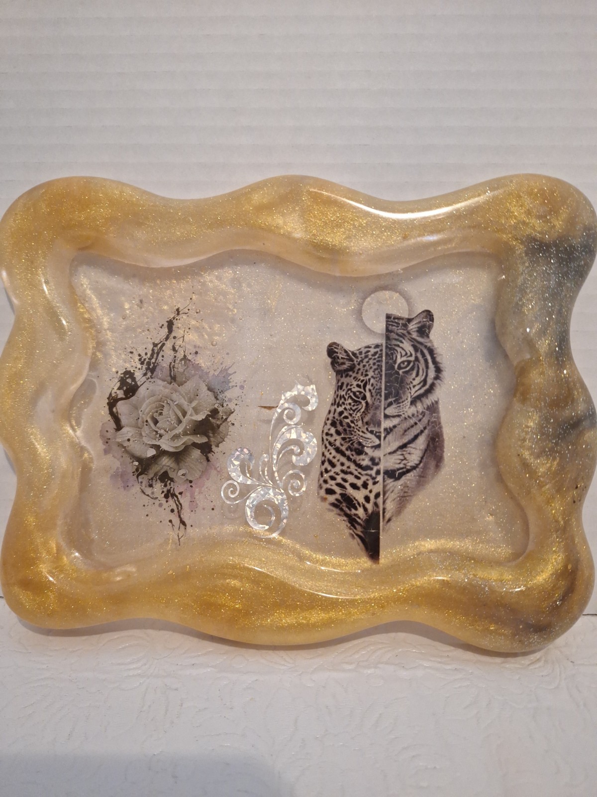 Hand-Crafted Resin Acrylic Gold Shimmery Floral Vanity Tray 8x6\ Hand-Crafted Resin Acrylic Gold Shimmery Floral Vanity Tray 8x6\