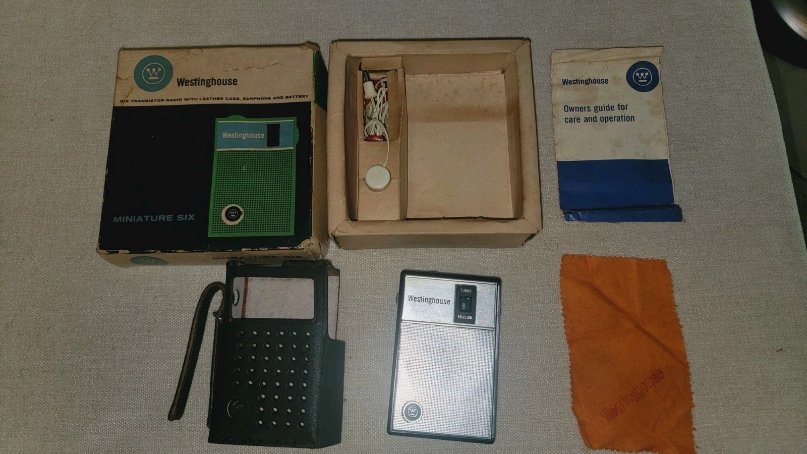 1964 WESTINGHOUSE Vintage MINIATURE SIX TRANSISTOR RADIO w Accessories Tested 1964 WESTINGHOUSE Vintage MINIATURE SIX TRANSISTOR RADIO w Accessories Tested