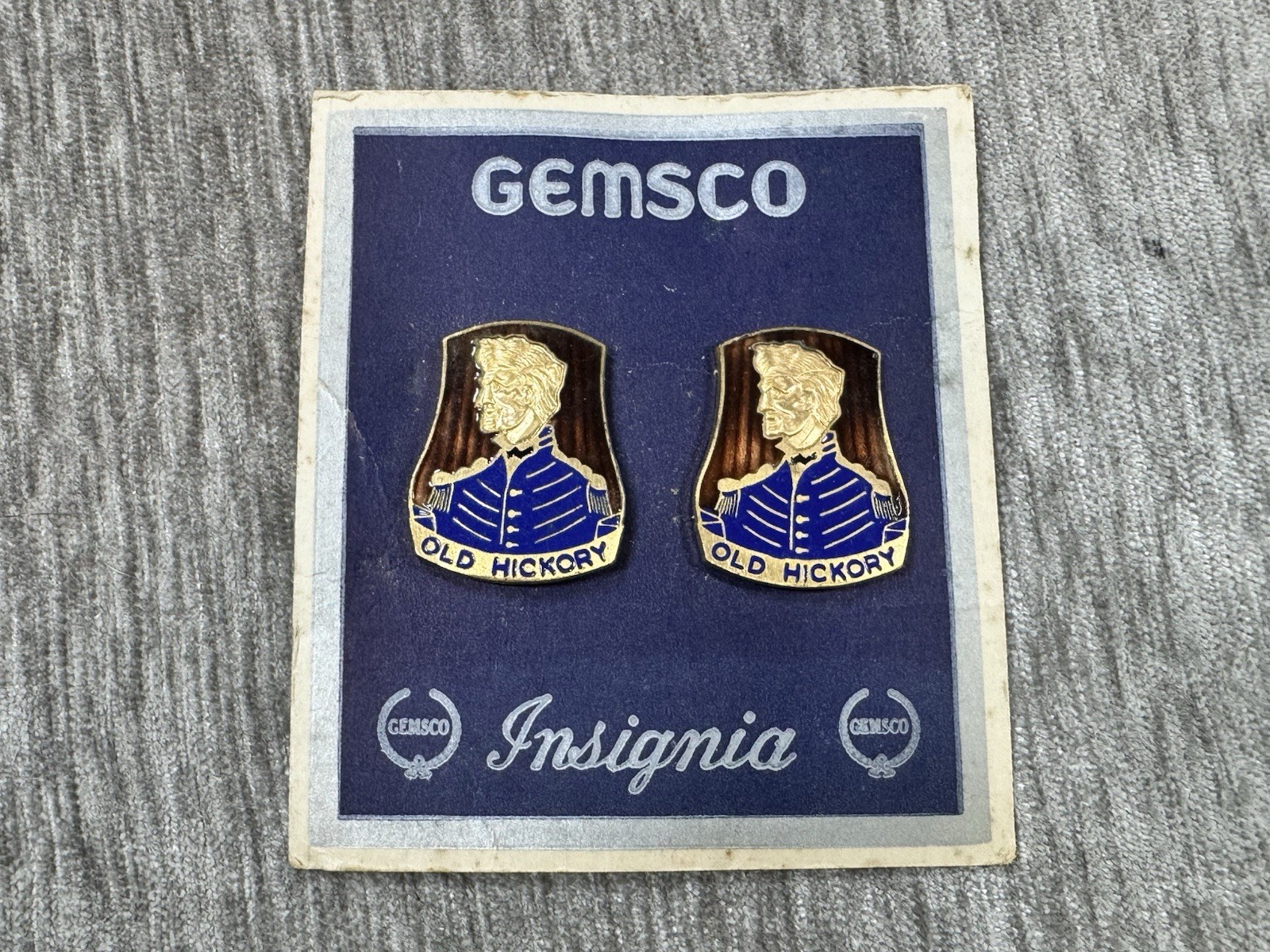 WWII 30th Infantry Division Old Hickory DI Unit Crest Pin by Gemsco Pair Set 2