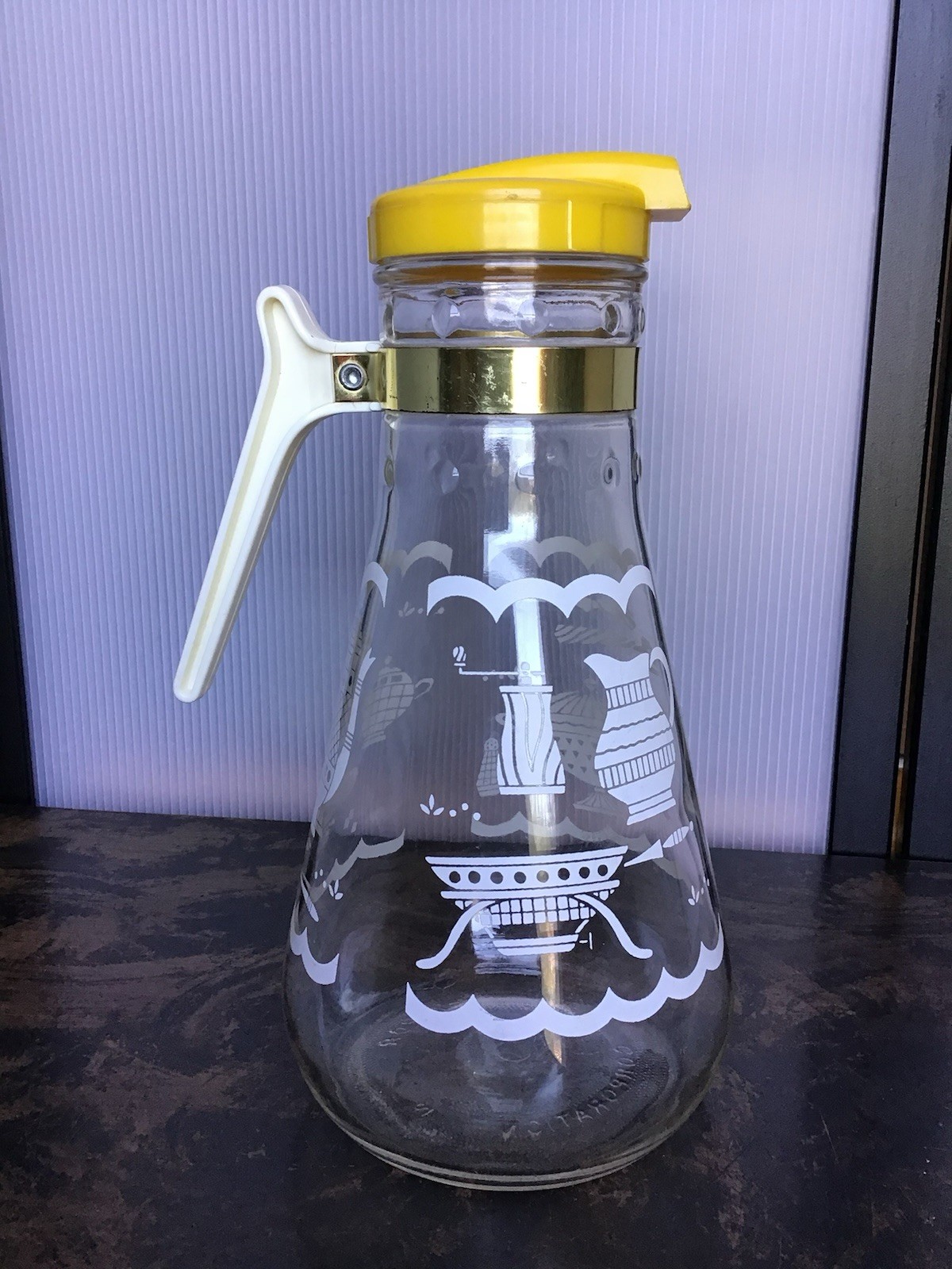 Vintage E-Z Por Corporation Glass White Kitchen Aids Trim Carafe Pitcher 10.5\