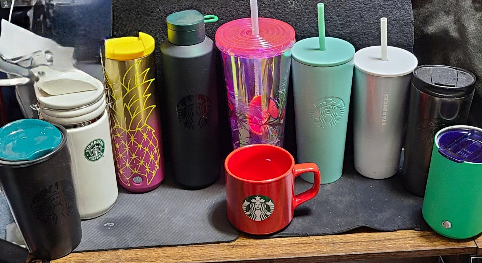 10 Starbucks Drinkware Lot Tumblers Mugs Bottles Multicolor Coffee & Tea