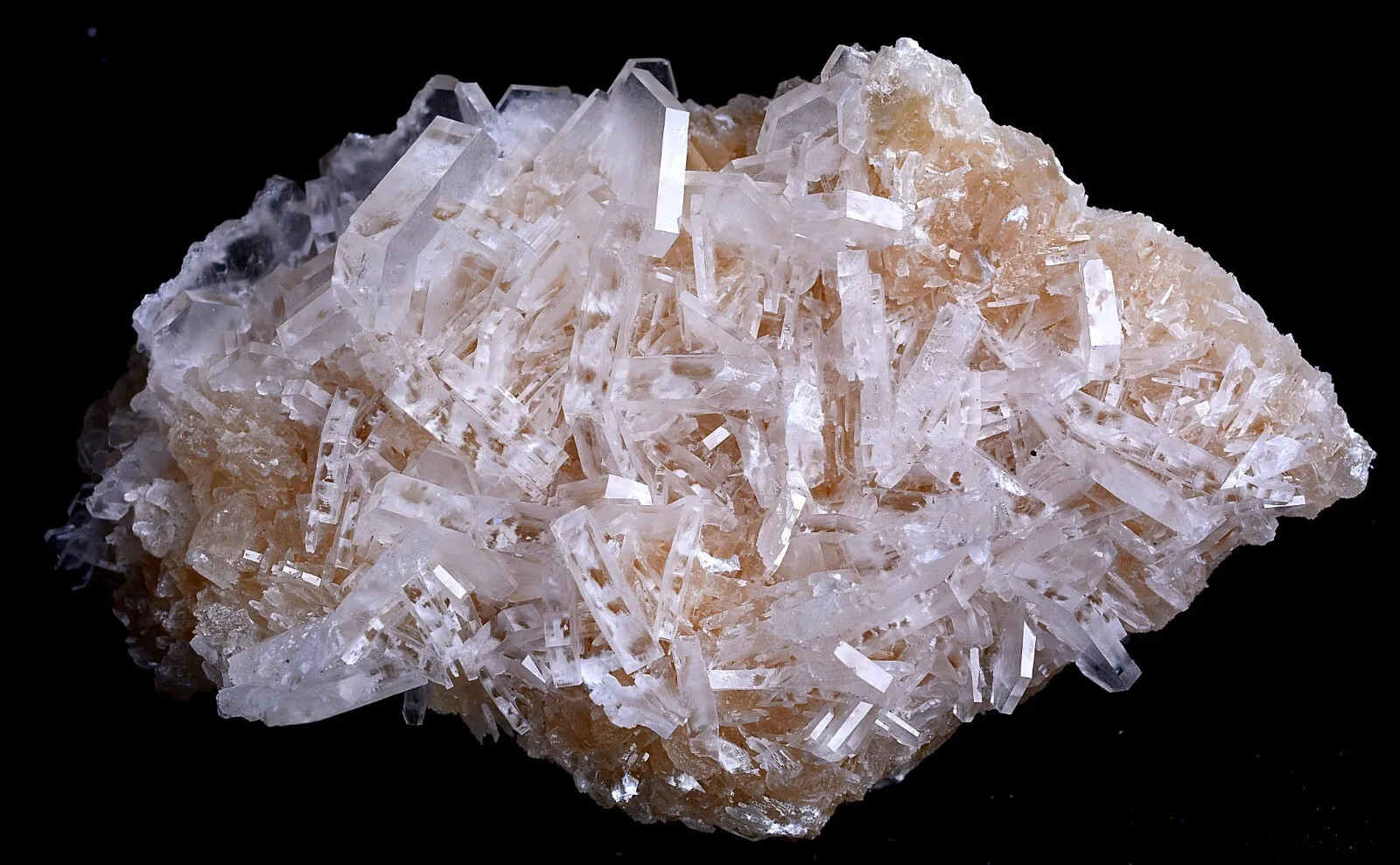 125.0g Natural New Varieties Fluorescent Hexagon Calcite Mineral Specimen/China