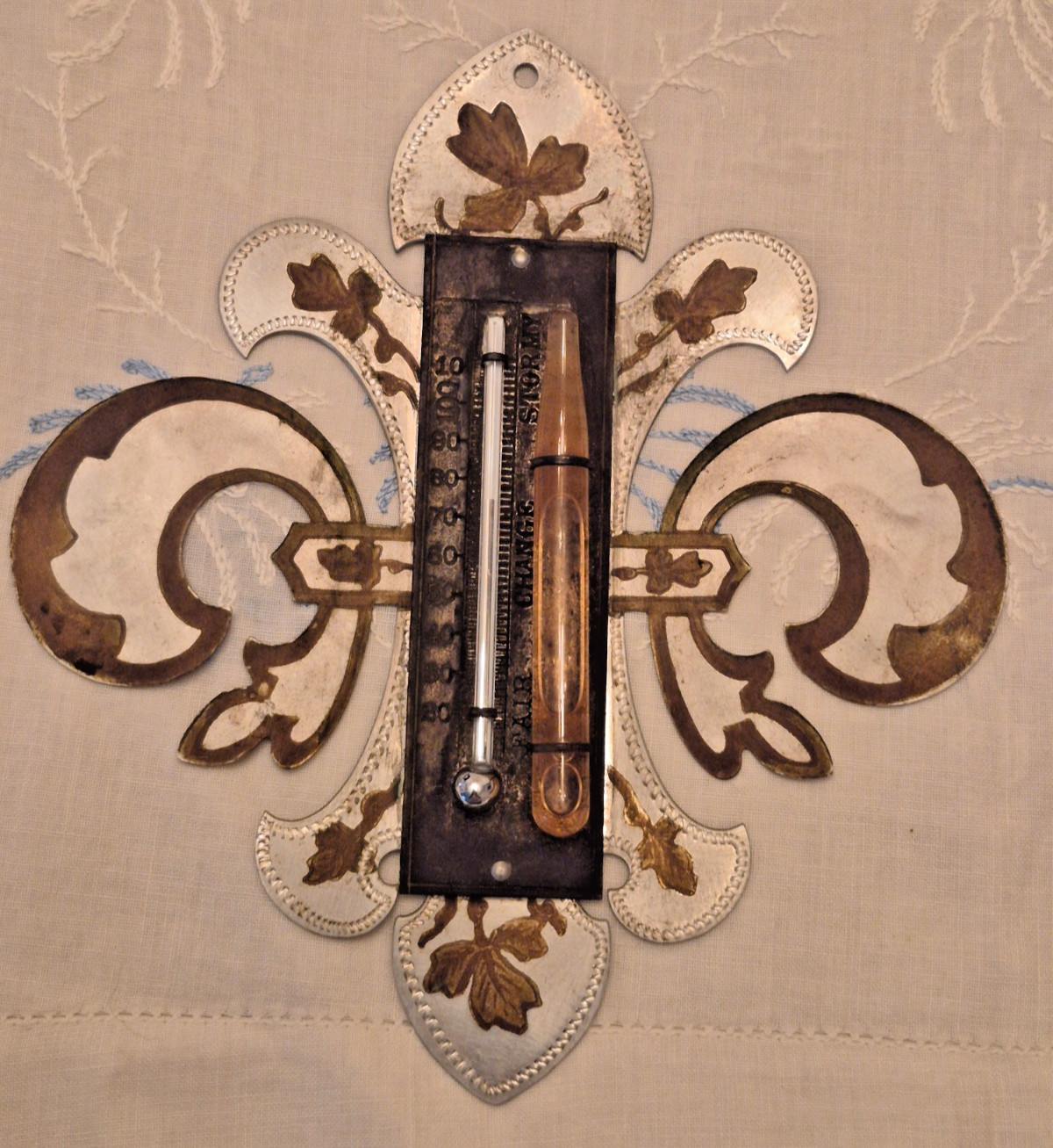 Antique Fleur-de-lis Metal Wall-hanging Thermometer with Borometer Hand-painted Antique Fleur-de-lis Metal Wall-hanging Thermometer with Borometer Hand-painted
