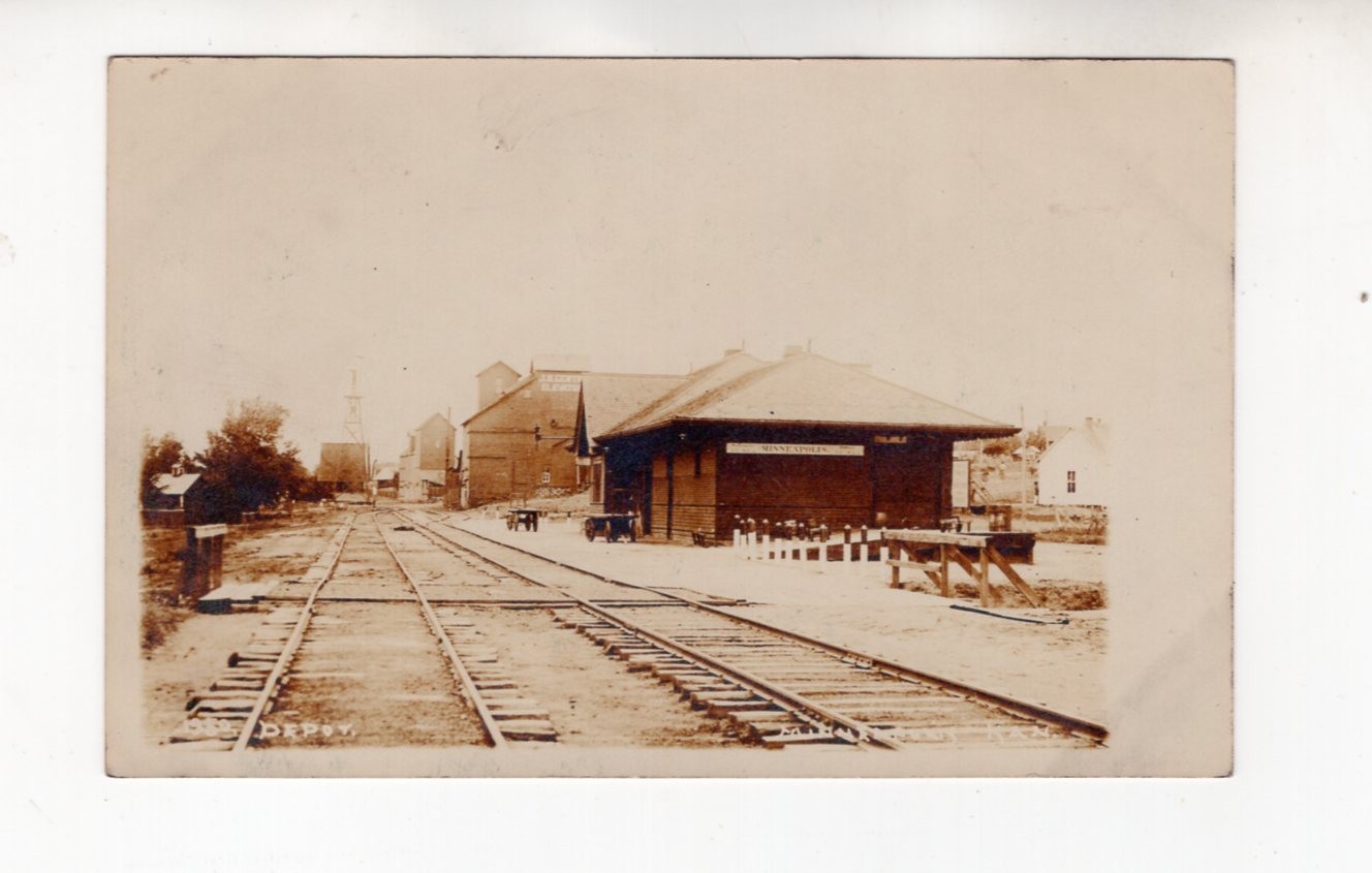 circa 1910 Real Photo Postcard / RPPC Santa Fe Railroad Depot Minneapolis Kansas circa 1910 Real Photo Postcard / RPPC Santa Fe Railroad Depot Minneapolis Kansas