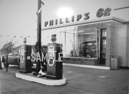 1955 PHILLIPS 66 Gas Station 5x7 Borderless PHOTO (204-A)