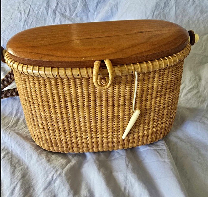 Vintage Basketville Vermont Nantucket-Creel Lidded Rattan & Wood Basket Purse