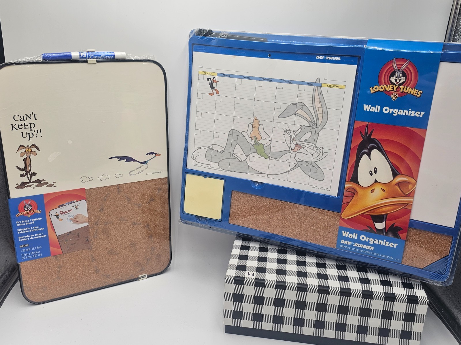 Vintage LOONEY TUNES Wall Calendar ORGANIZER Memo WHITE BOARD Set NEW Corkboard Vintage LOONEY TUNES Wall Calendar ORGANIZER Memo WHITE BOARD Set NEW Corkboard