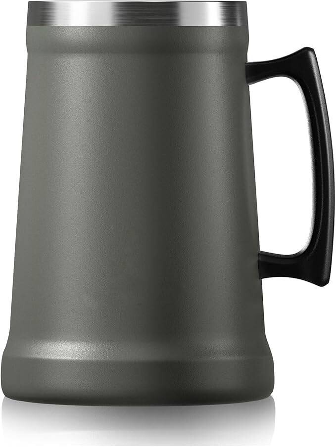 Jarra de cerveza aislada, jarra de cerveza de acero inoxidable de doble pared. Jarra de cerveza aislada, jarra de cerveza de acero inoxidable de doble pared.