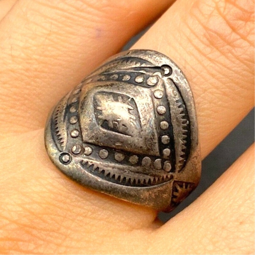 Vintage Navajo Fred Peshlakai Hand Stampwork Repousse Silver Ring Size 8.25