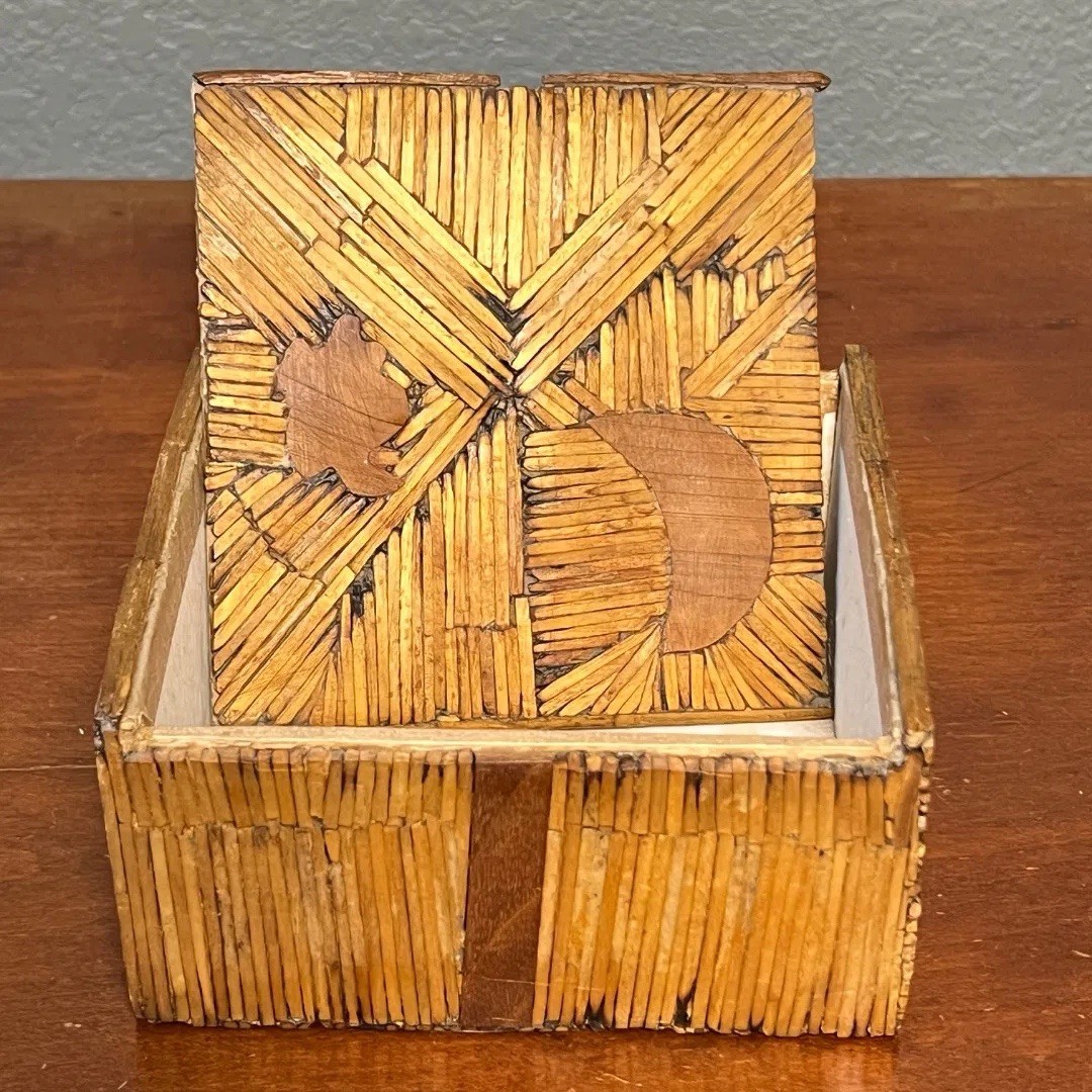 Matchstick Burnt Wood Tramp Art Prison/Folk/Primitive VTG Trinket/Jewelry Box