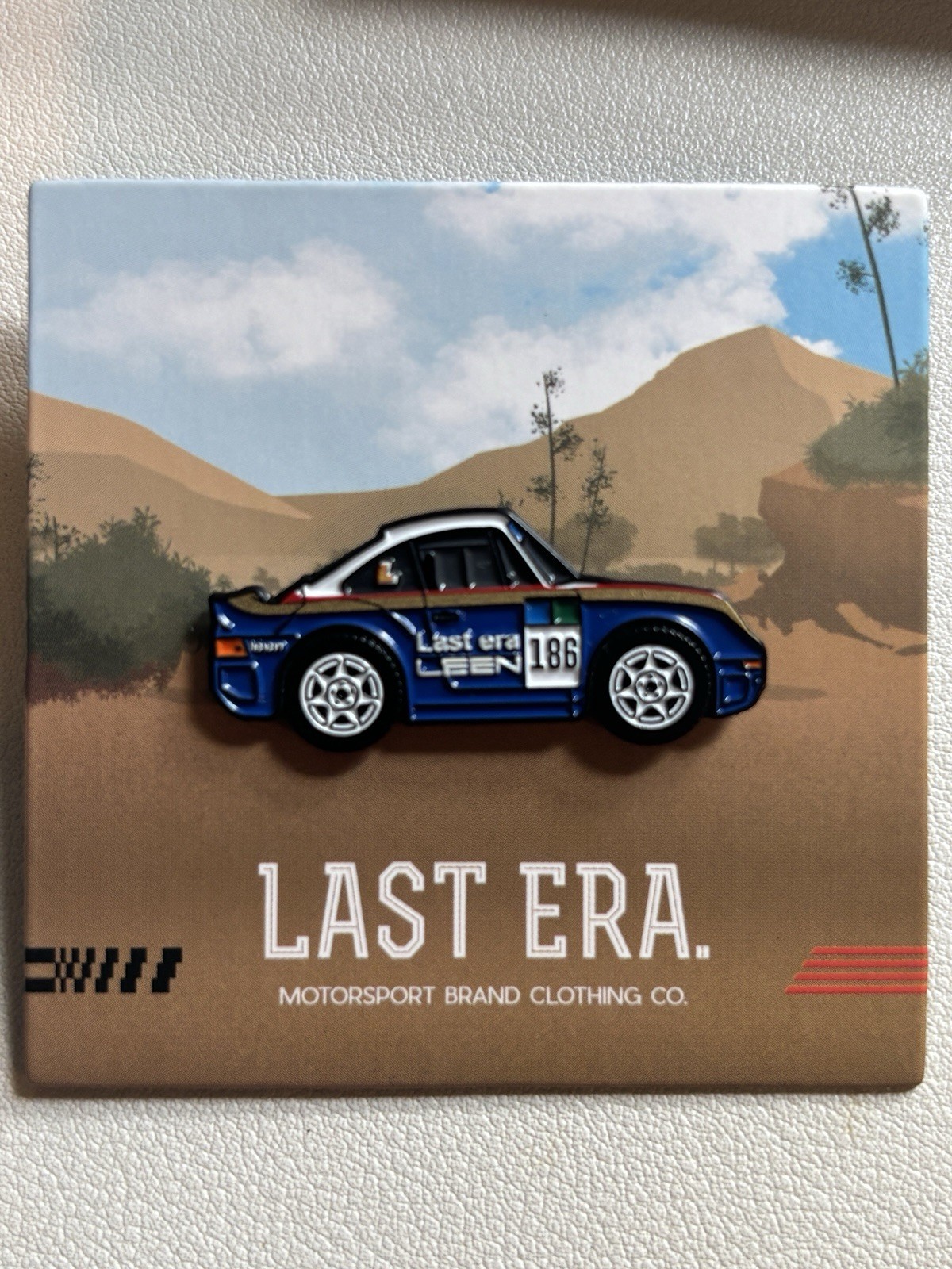 Leen Customs Pins Last Era Porsche 959 Dakar Limited Edition #30/300 Leen Customs Pins Last Era Porsche 959 Dakar Limited Edition #30/300