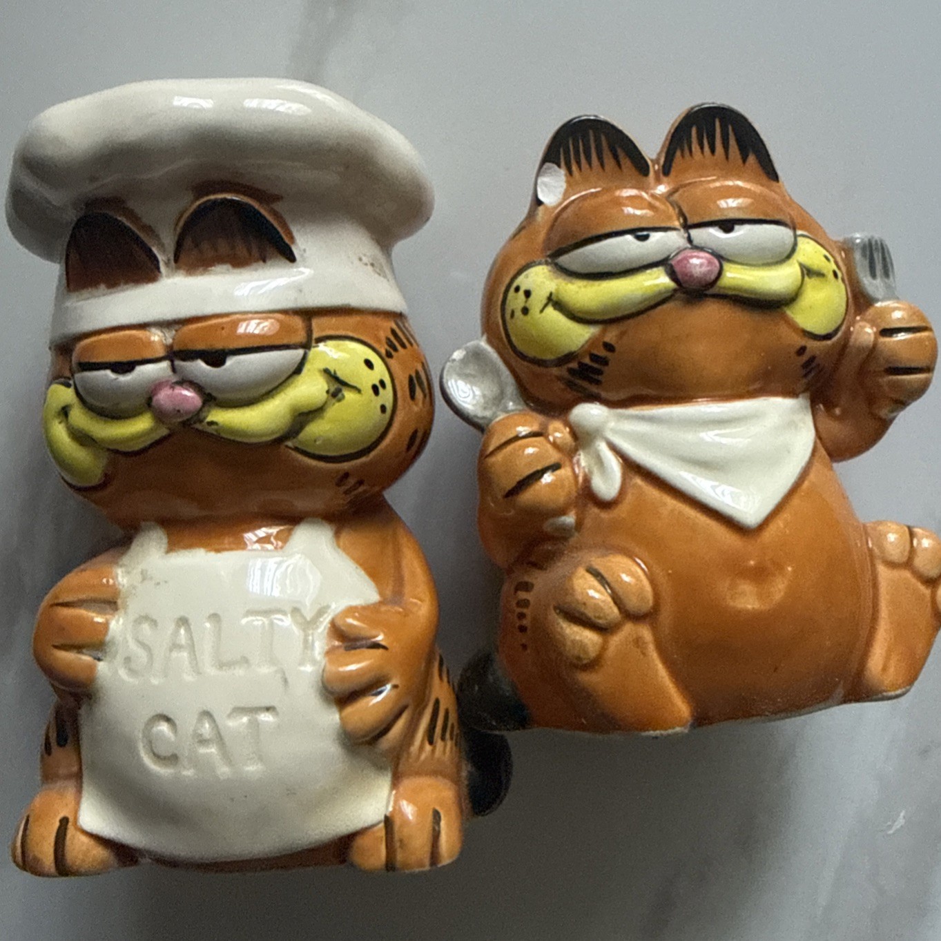 Garfield, “Loose In The Kitchen” Salt And Pepper Shakers. Garfield, “Loose In The Kitchen” Salt And Pepper Shakers.