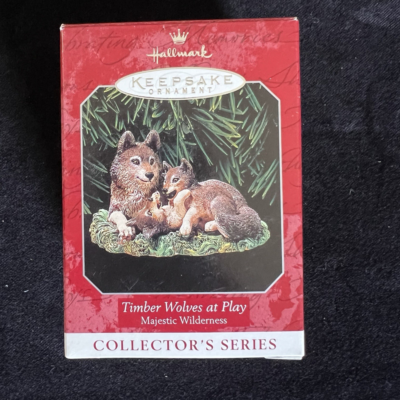 1998 HALLMARK KEEPSAKE ORNAMENT \'TIMBER WOLVES AT PLAY \'