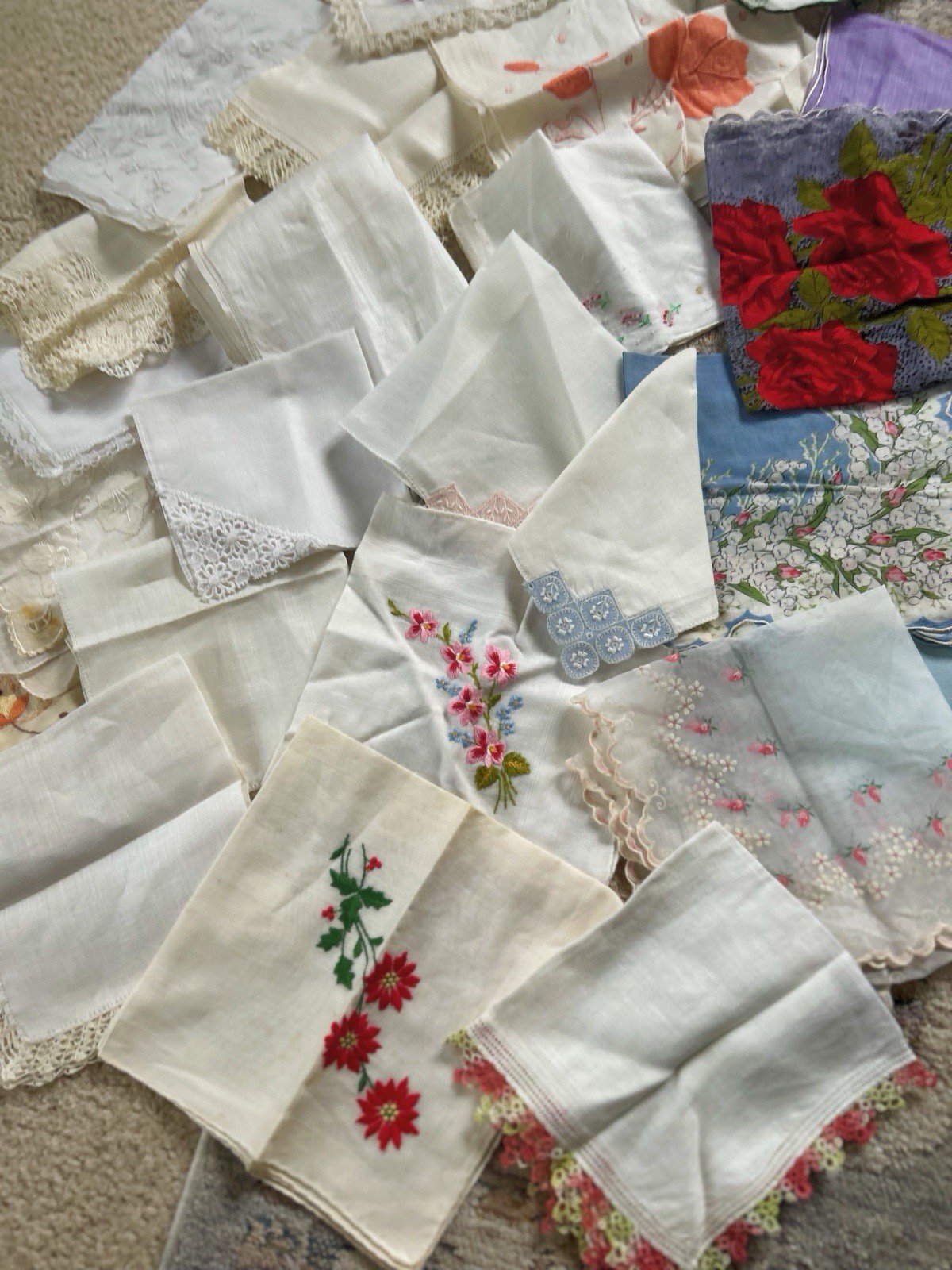 Vintage Hankercheif Lot Of 25 Vintage Linens Printed Embroidered