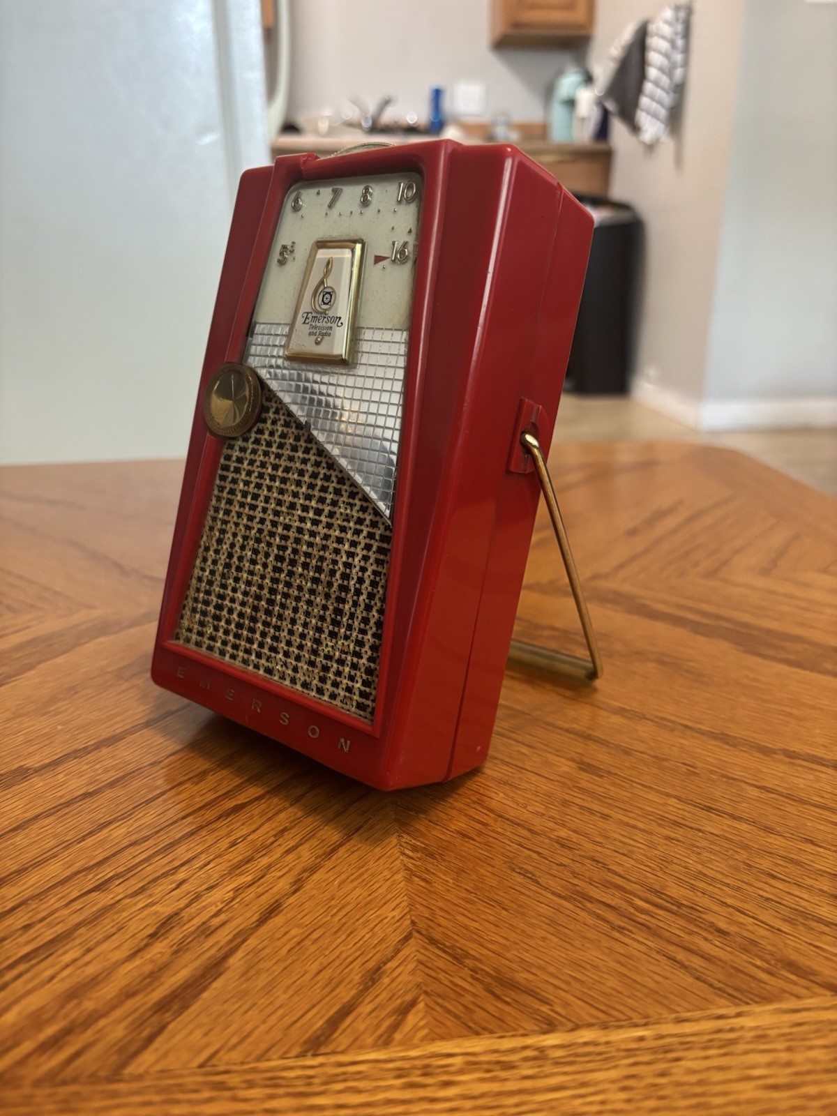 EMERSON 888 Explorer Transistor Radio - Red -USA - Might Work