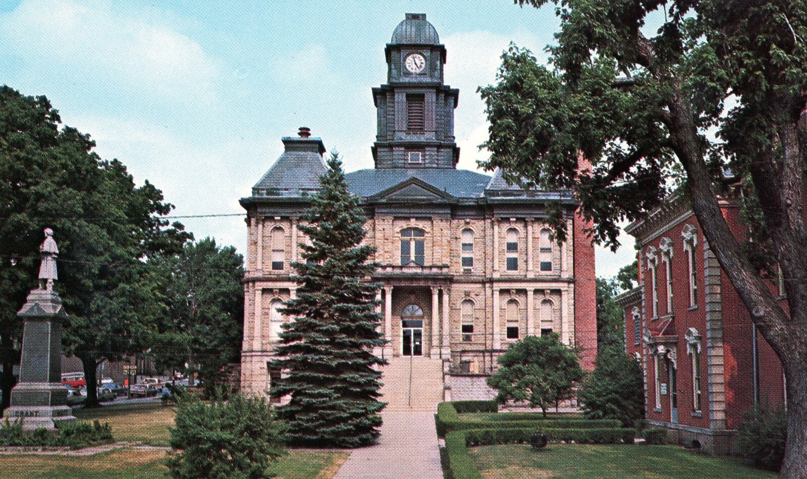 Millersburg, OH - Holmes County Courthouse Millersburg, OH - Holmes County Courthouse
