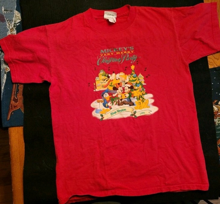 VTG Disney World 1999 Mickey’s Very Merry Christmas Party Mens Shirt S Red VTG Disney World 1999 Mickey’s Very Merry Christmas Party Mens Shirt S Red