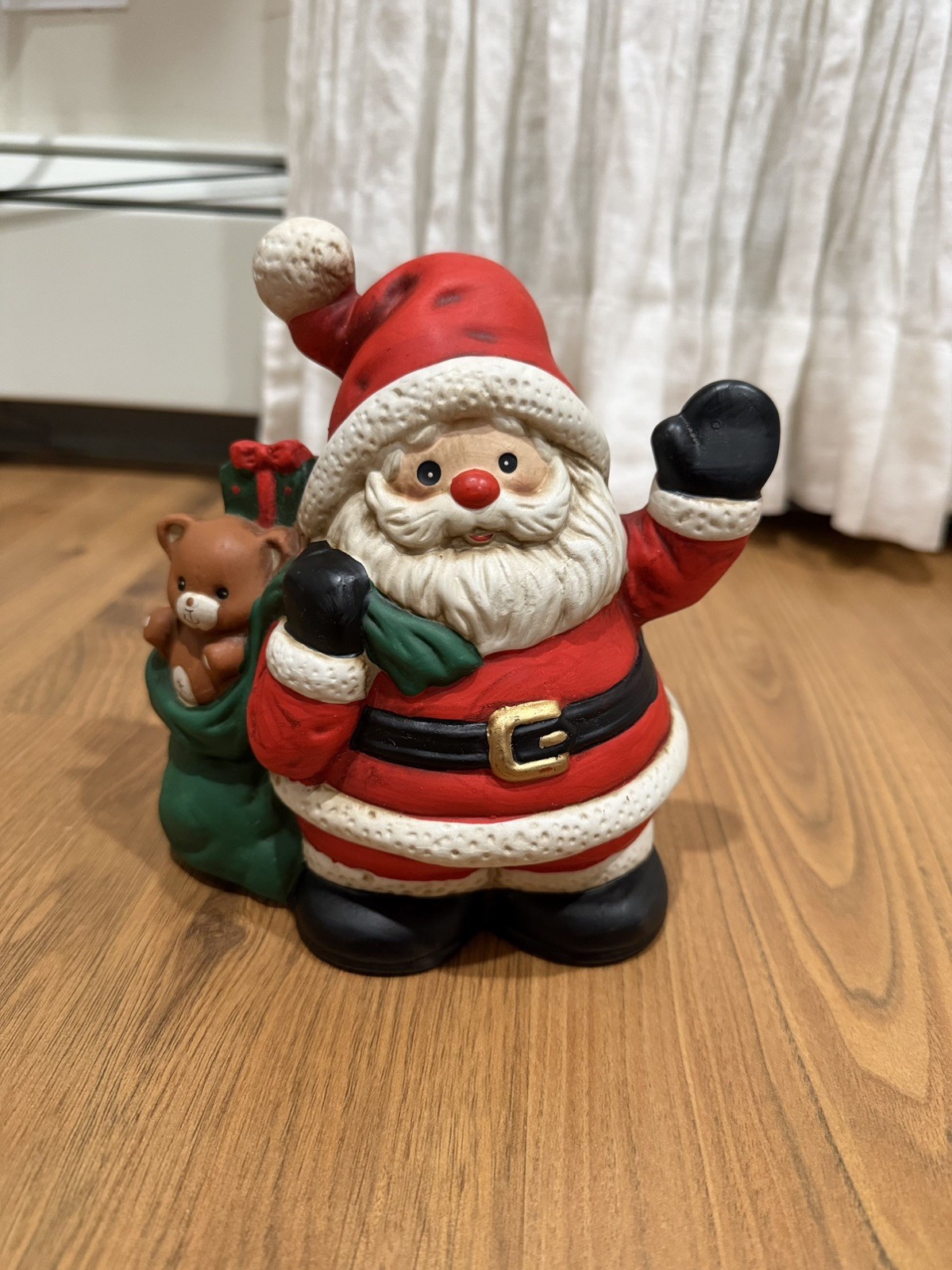 Vintage 1985 enesco Christmas music box Santa Claus Is Coming To Town