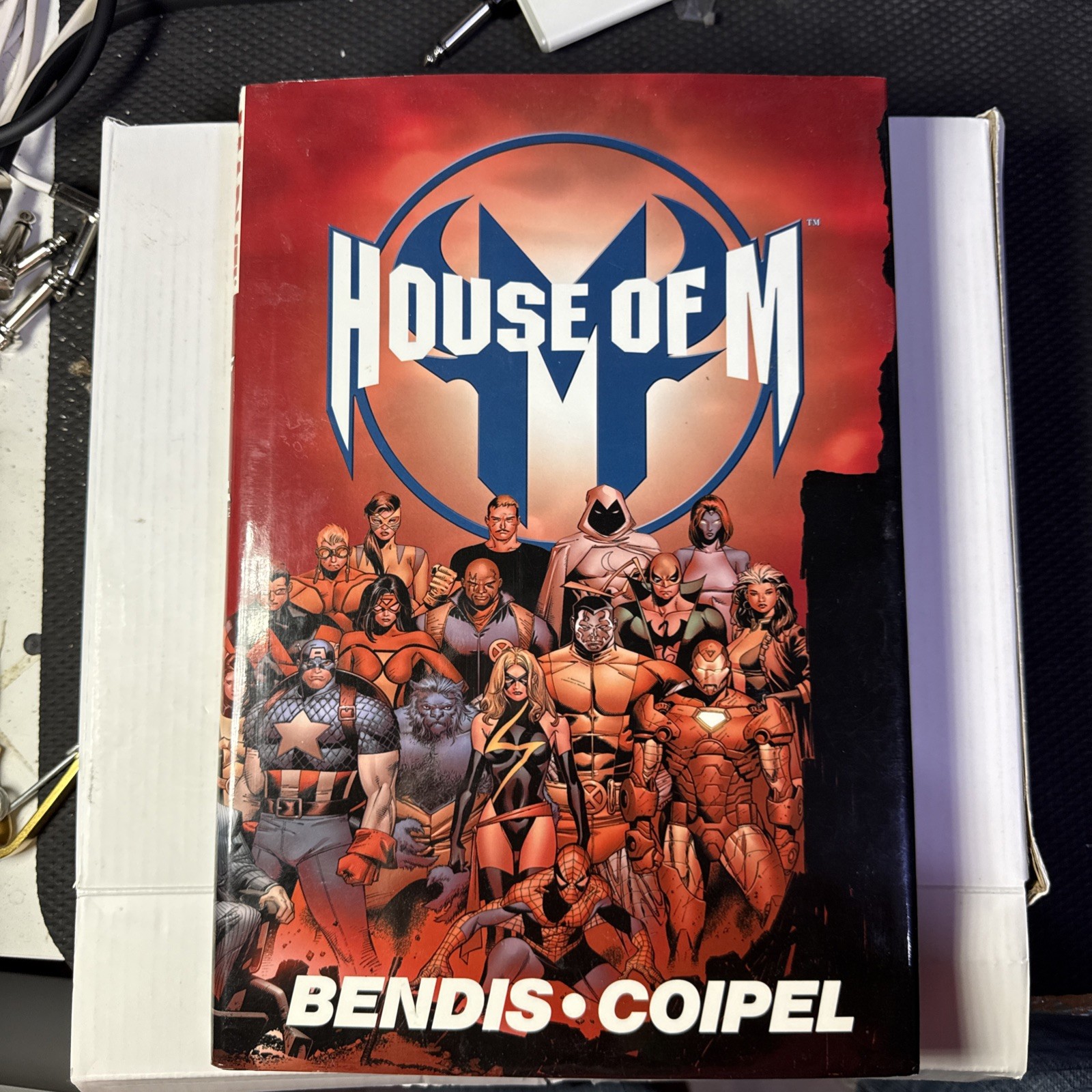 House of M - US HC 1st/1st 2008 Bendis & Coipel Out of Print DJ protected House of M - US HC 1st/1st 2008 Bendis & Coipel Out of Print DJ protected