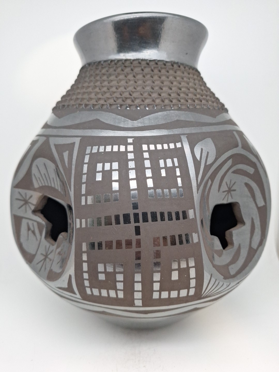Mata Ortiz Handmade Pottery by Jose Gonzalez 10\