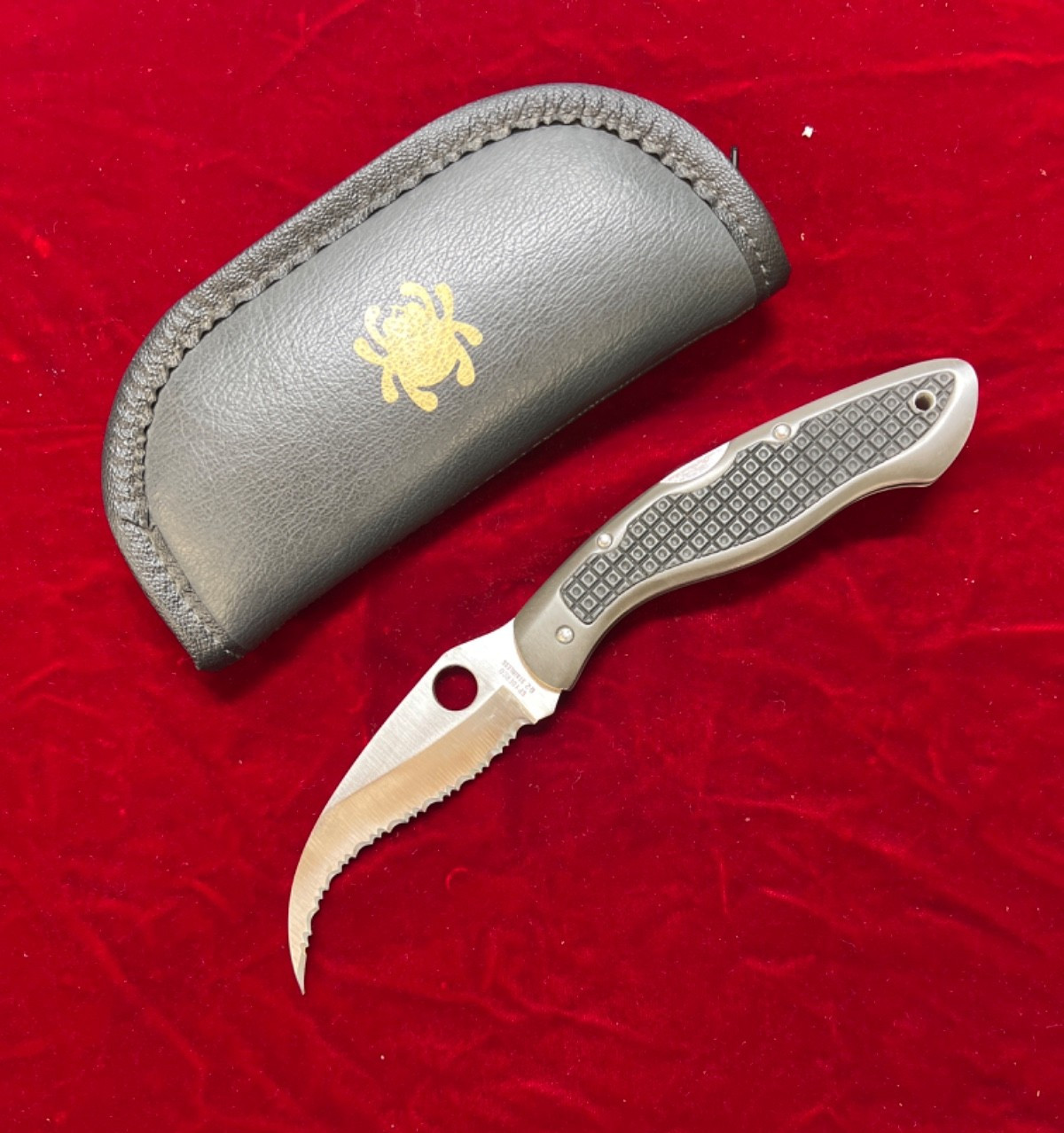 1st Gen Spyderco Civilian C12TUFS Tufram Coated Aluminum Kraton Inlay G2 SS 1st Gen Spyderco Civilian C12TUFS Tufram Coated Aluminum Kraton Inlay G2 SS