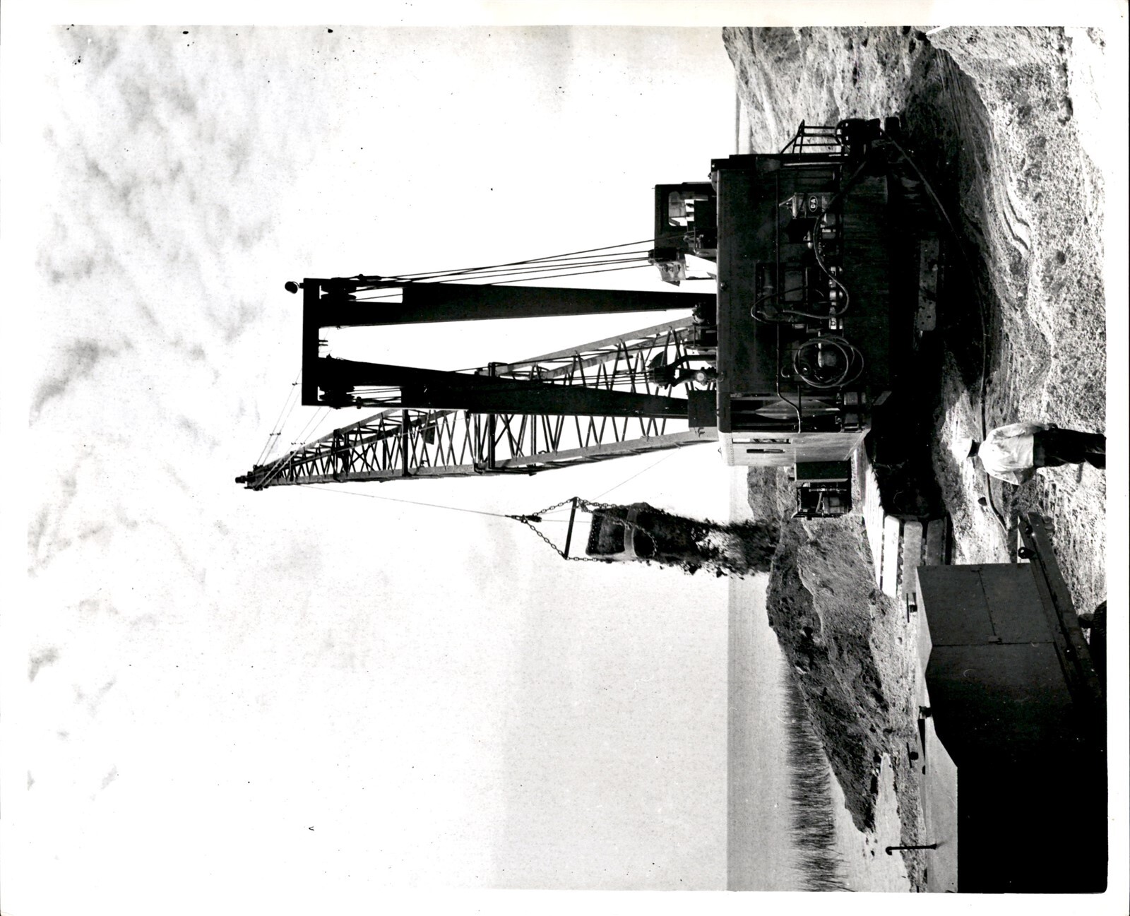 LG980 1966 Original Photo DRAG LINE WORKING LAKE OKEECHOBEE HOOVER DIKE PROJECT LG980 1966 Original Photo DRAG LINE WORKING LAKE OKEECHOBEE HOOVER DIKE PROJECT