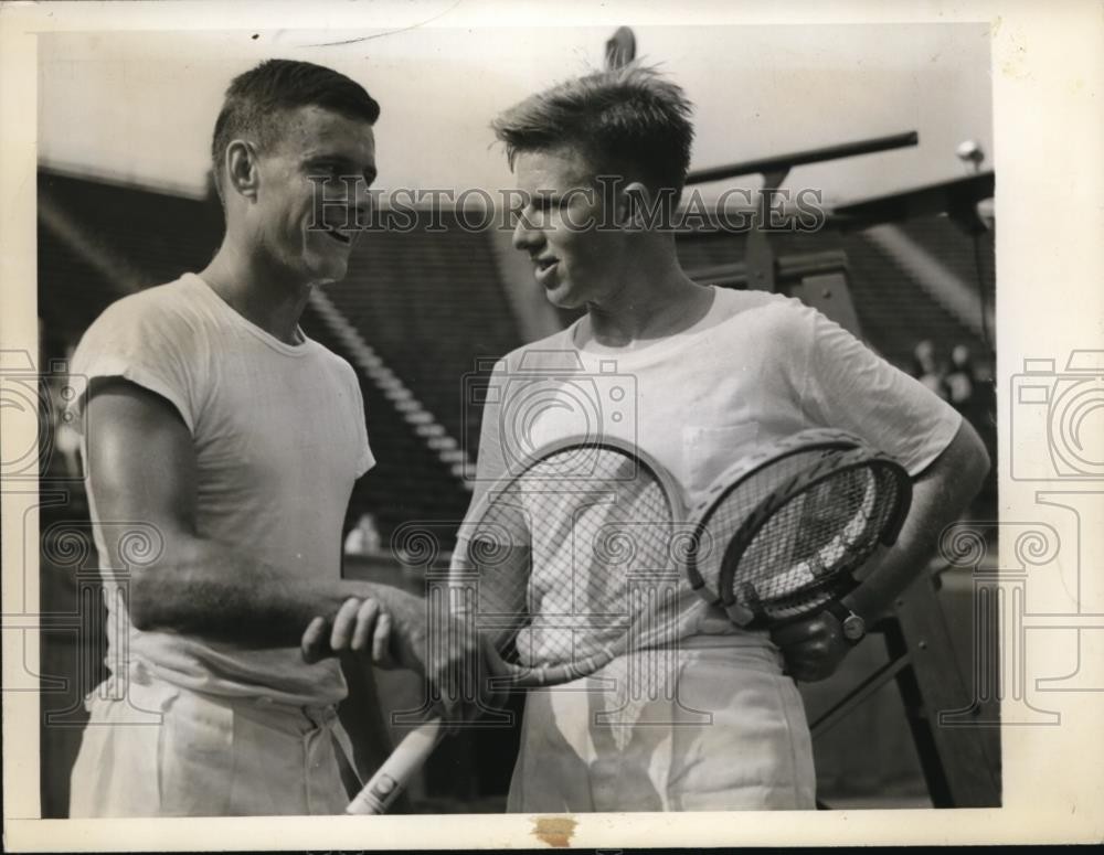 1942 Press Photo Lt Russell Bobbitt & Ted Schroeder at National Amateur tennis 1942 Press Photo Lt Russell Bobbitt & Ted Schroeder at National Amateur tennis