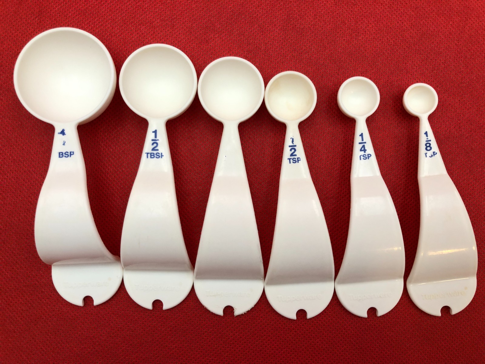 Vintage Tupperware White Measuring Spoons Set Nesting 3484A to 3489A  Set of 6