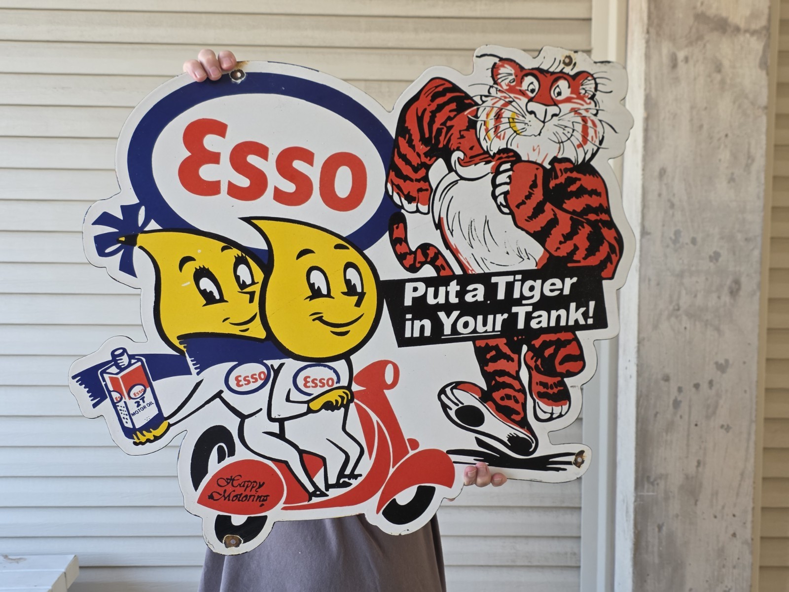 HUGE ESSO \ HUGE ESSO \