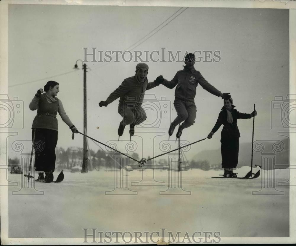 1932 Press Photo Ice skaters & skiers at a New York winter sports event 1932 Press Photo Ice skaters & skiers at a New York winter sports event