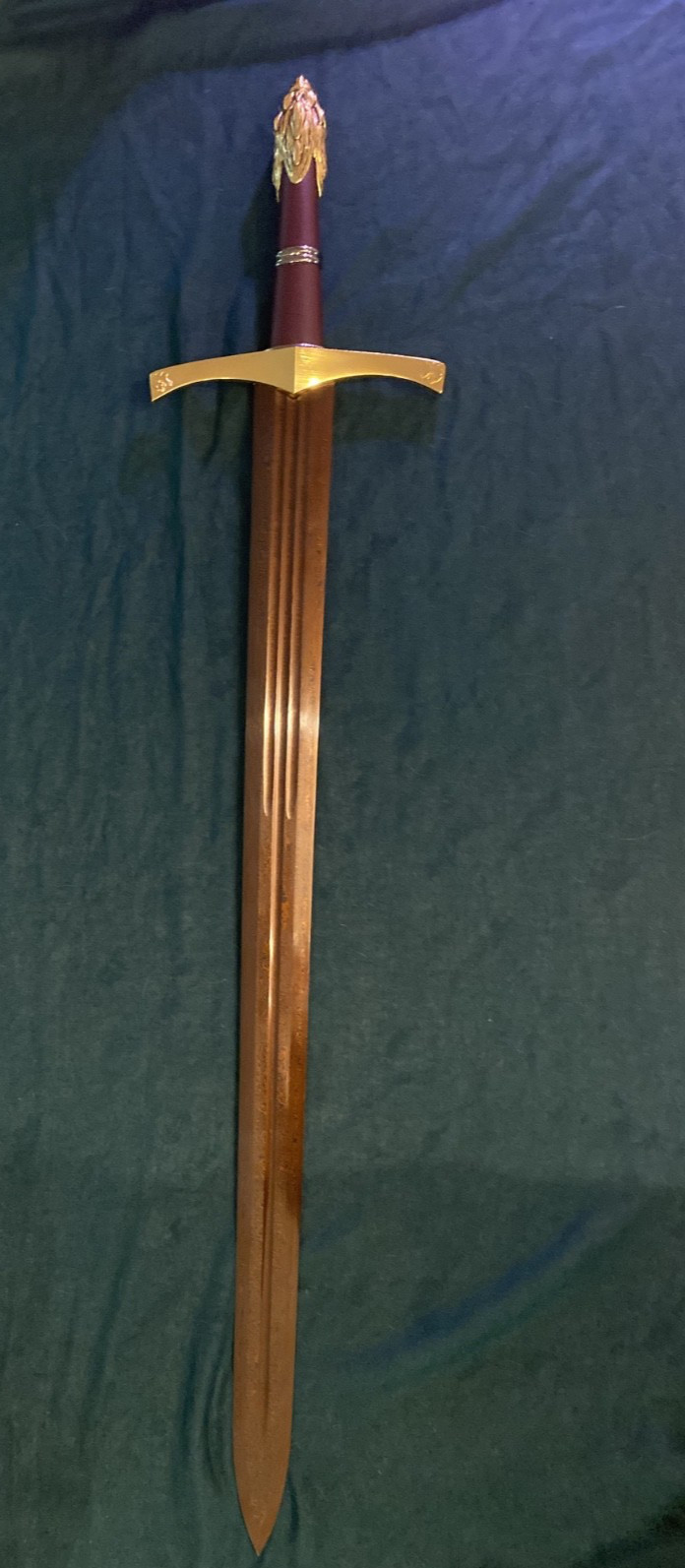 VALYRIAN STEEL Game of Thrones Oathkeeper Red Damascus Brienne of Tarth Sword VALYRIAN STEEL Game of Thrones Oathkeeper Red Damascus Brienne of Tarth Sword