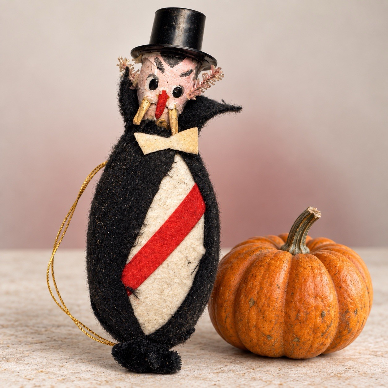 VINTAGE 1950S JAPAN HANDMADE DRACULA VAMPIRE HALLOWEEN ORNAMENT 4IN