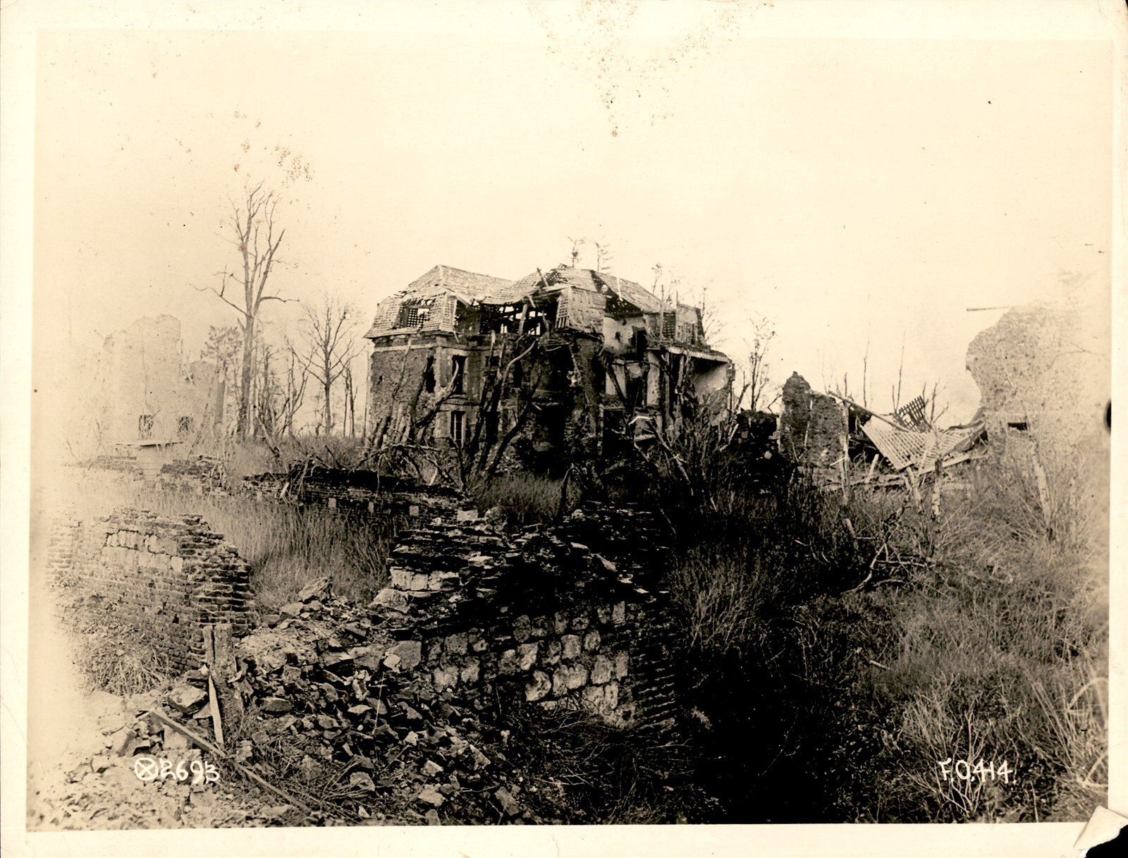 GA244 1918 Original Photo CHATEAU OF DAMERY DESTROYED WWI SOMME MONUMENT TO WAR GA244 1918 Original Photo CHATEAU OF DAMERY DESTROYED WWI SOMME MONUMENT TO WAR