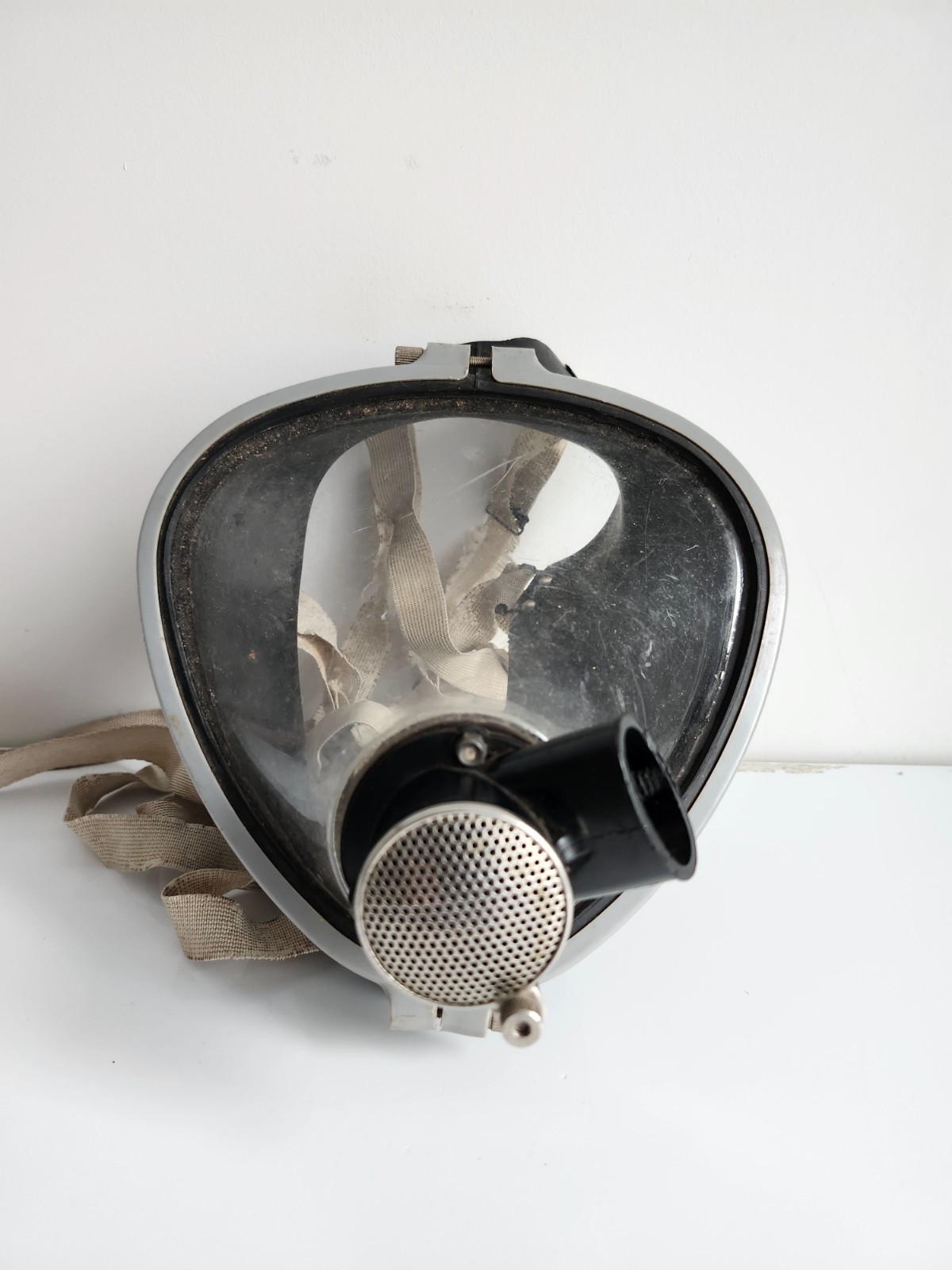 Vintage 1967 Siebe Gorman Vista Vision Face Mask Cold War Militaria Prop NB67 Vintage 1967 Siebe Gorman Vista Vision Face Mask Cold War Militaria Prop NB67