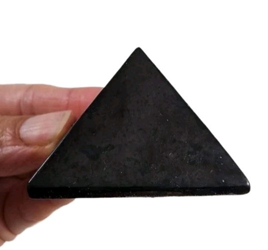 Shungite Polished Pyramid Russia 39.3 grams Shungite Polished Pyramid Russia 39.3 grams