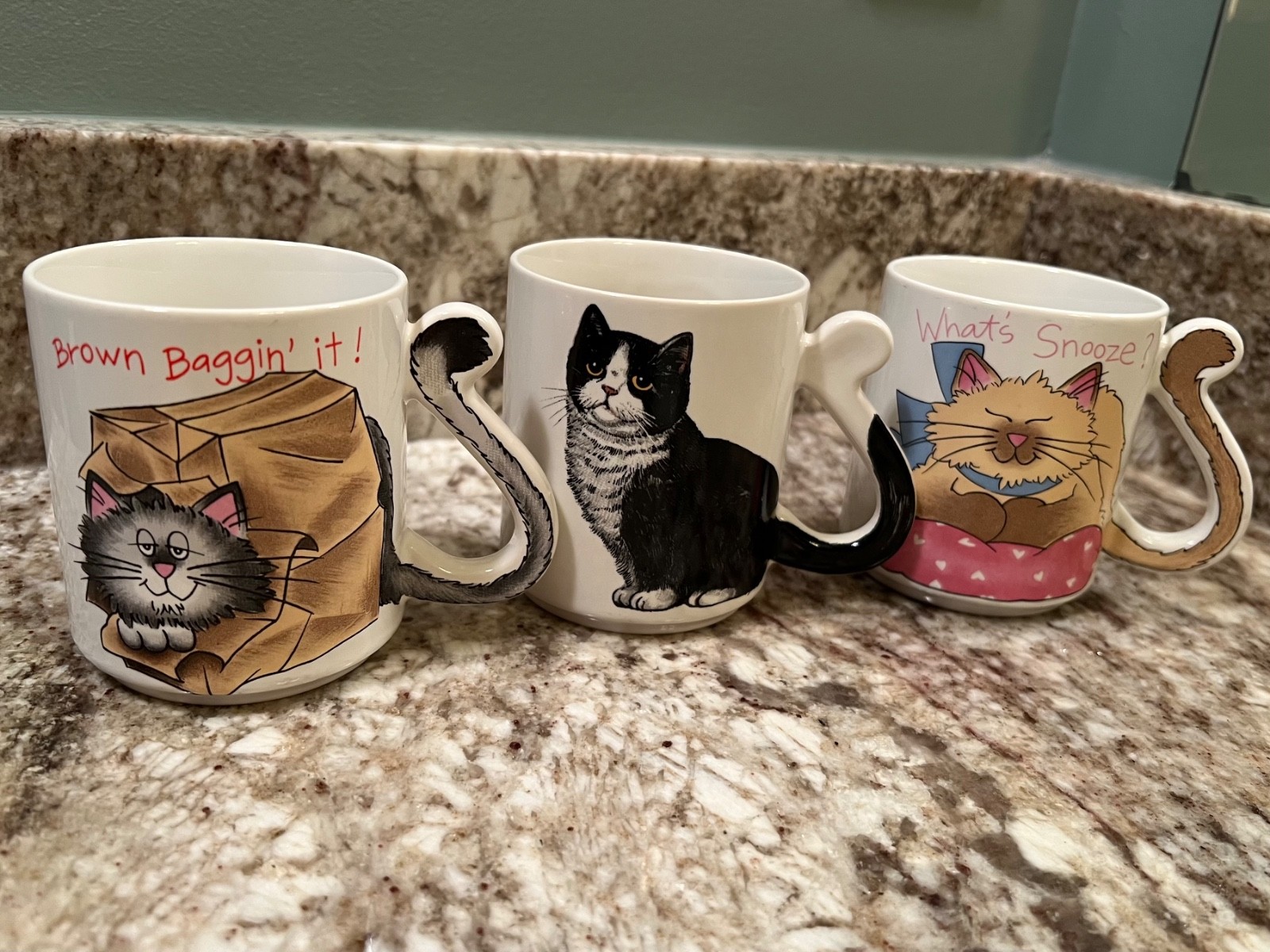 Vintage cat mugs, set of three adorable Japan cat mugs in amazing condition