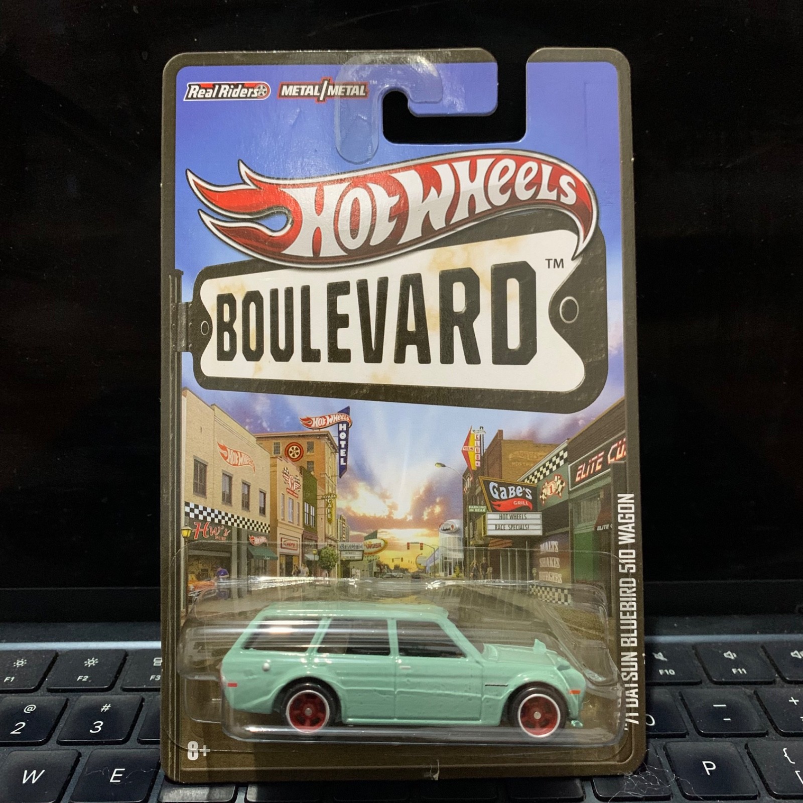 Hot Wheels 2012 Boulevard '71 Datsun Bluebird 510 Wagon with Protector