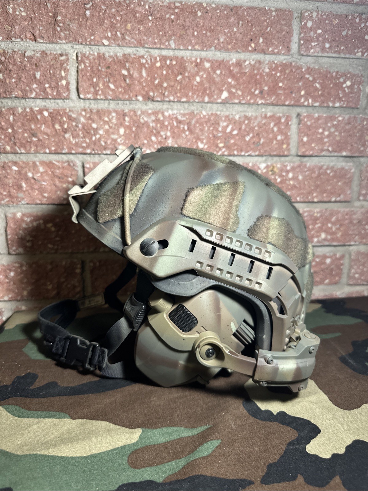 Revision Paraclete Medium High Cut SF  With Accessories 