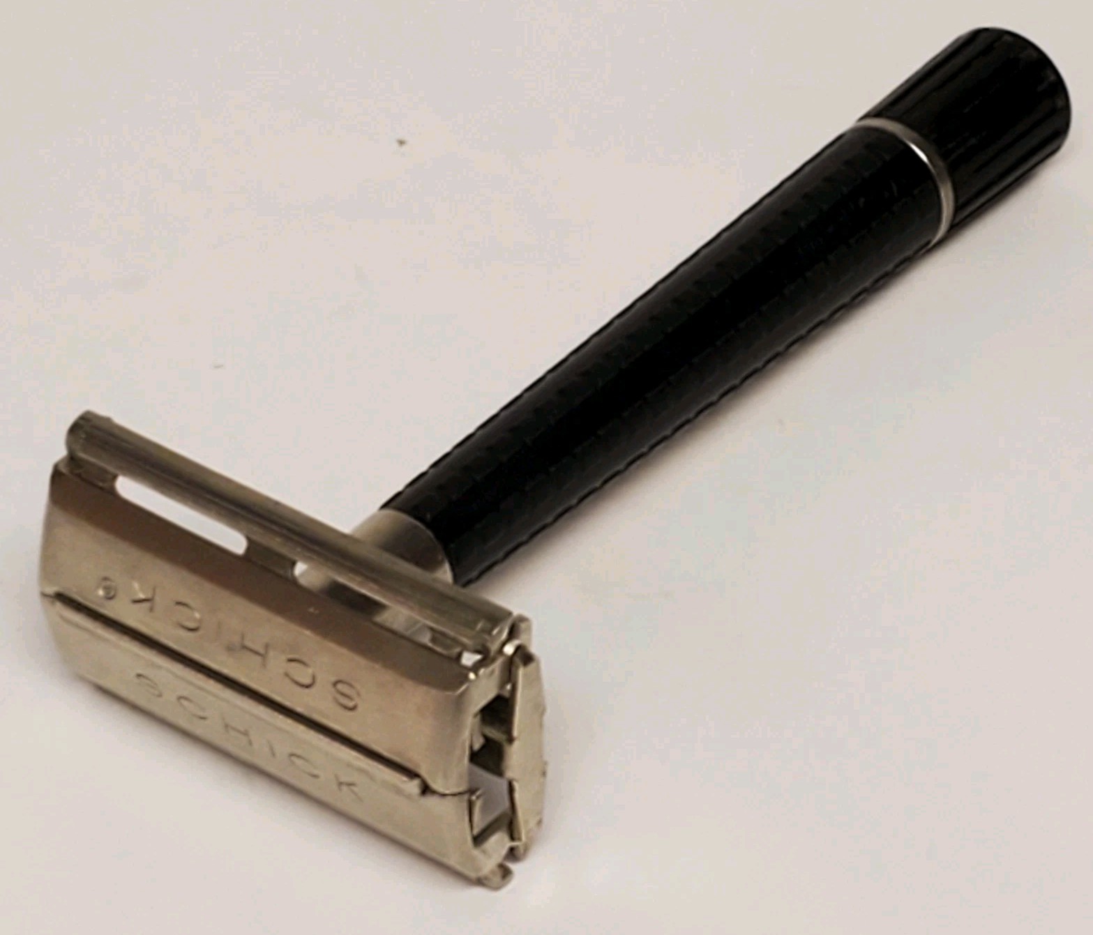Vintage 1967-1970’s Schick Krona DE TTO Safety Razor Black Handle