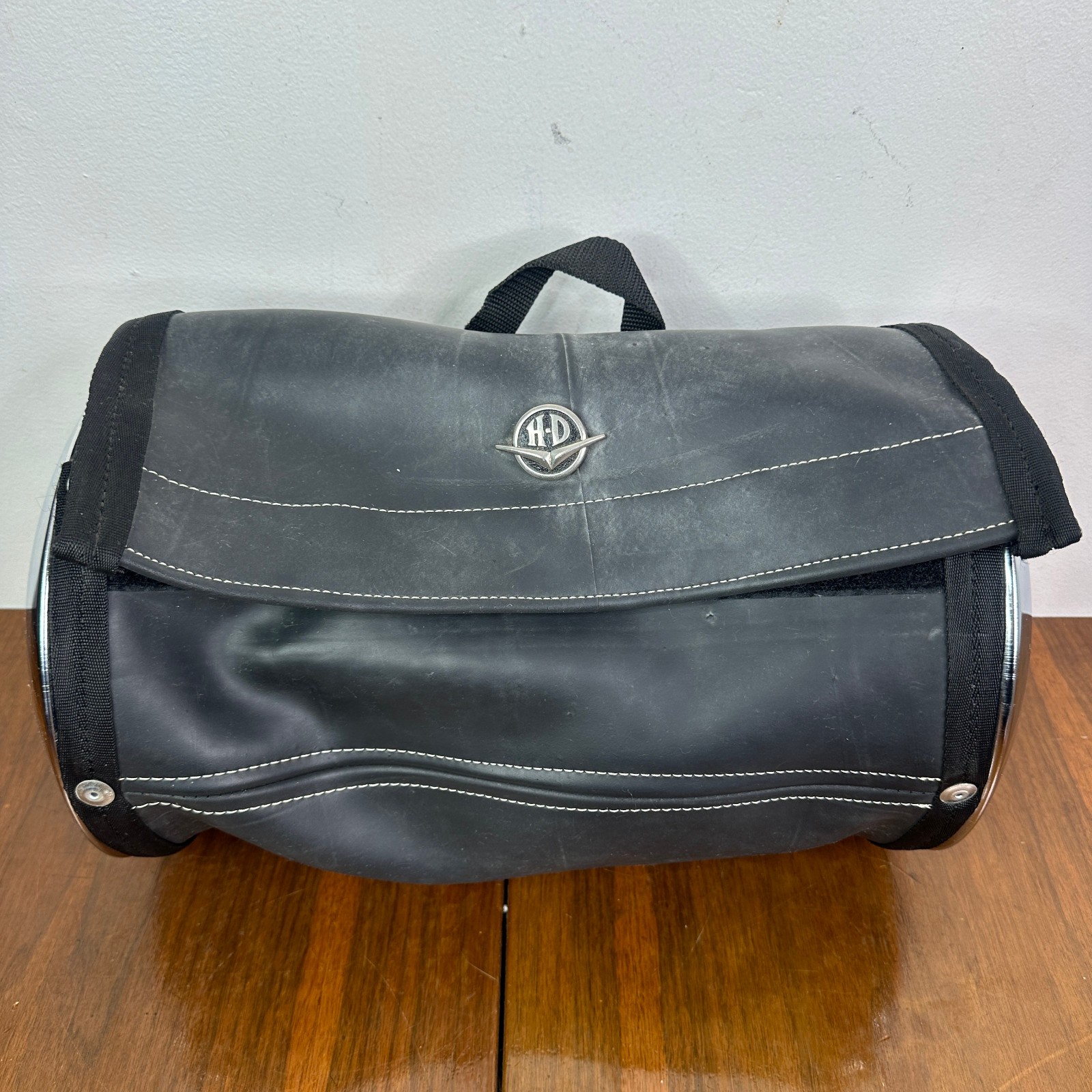 Vintage Harley Davidson Motorcycle Chrome Hubcap Duffle Bag by Little Earth Vtg Vintage Harley Davidson Motorcycle Chrome Hubcap Duffle Bag by Little Earth Vtg