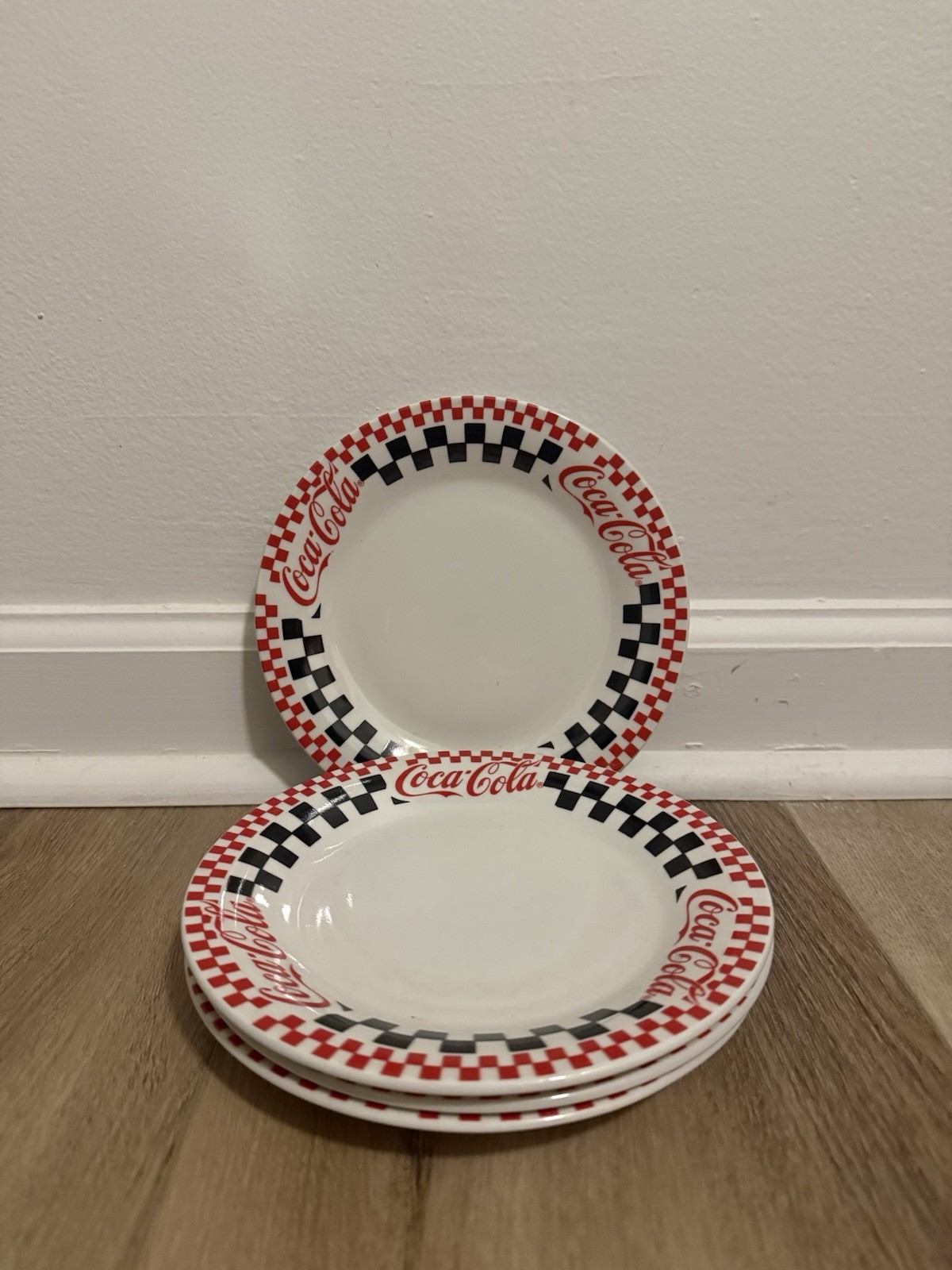 4 Coca Cola Gibson 7 3/4” Salad/Dessert Plates Racing Checkers vintage 1996  4 Coca Cola Gibson 7 3/4” Salad/Dessert Plates Racing Checkers vintage 1996 