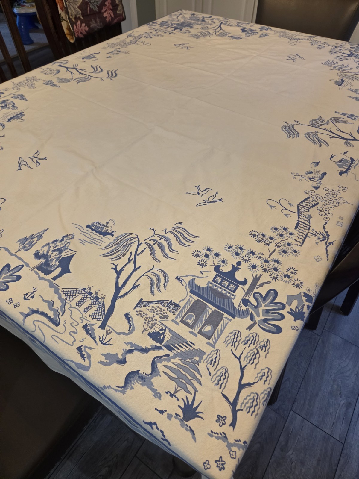 Beautiful Vintage ASIAN THEME  Blue & White Cotton Tablecloth 57