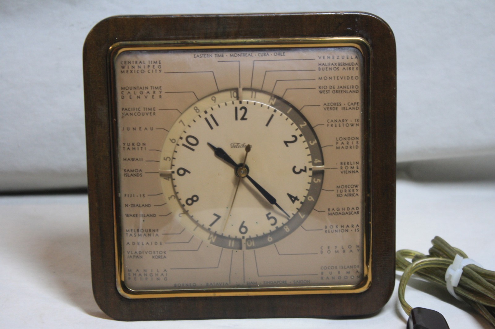 Vintage Telechron Electric 8F03 World Time Clock