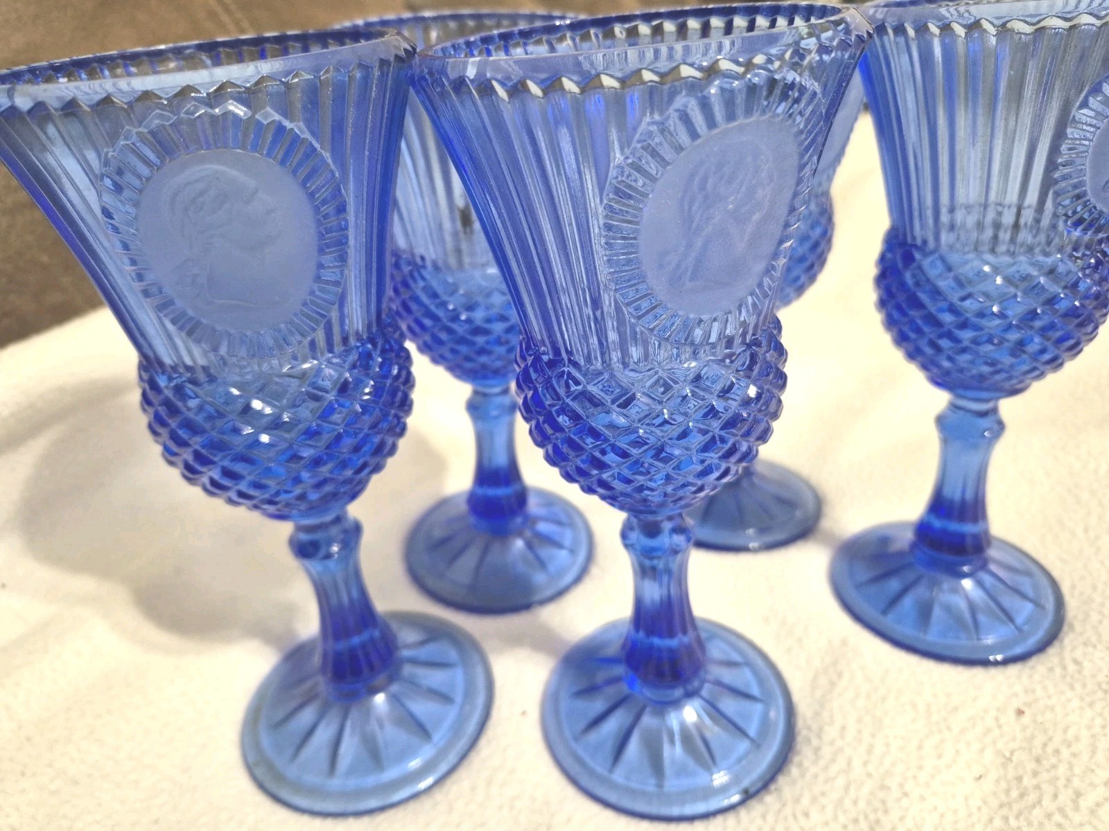 VINTAGE 1976 COBAKT BLUE FISTORIA AVON  BI CENTINNIAL GOBLETS GLASS SET OF 5