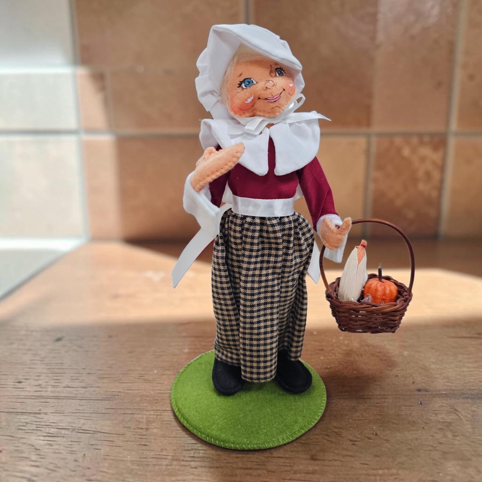 Annalee Pilgrim Girl w/ Basket Green Base Plaid Thanksgiving 