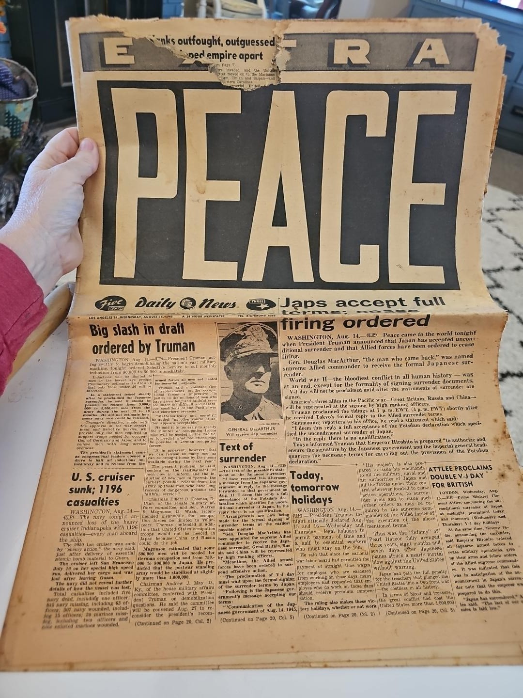 1945 WWII V-J Day PEACE EXTRA Los Angeles Daily News 20 Page Newspaper Japan 1945 WWII V-J Day PEACE EXTRA Los Angeles Daily News 20 Page Newspaper Japan