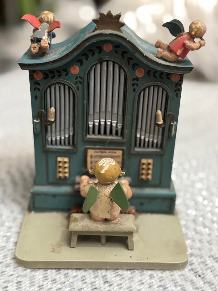 Vintage Wendt & Kühn German Wooden Angel Organ Music Box - Working Vintage Wendt & Kühn German Wooden Angel Organ Music Box - Working